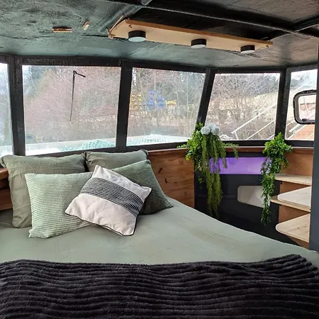 Bull' Expérience Bateau-hôtel *