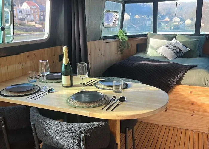 Bateau-hôtel Bull' Expérience Braux (Ardennes)