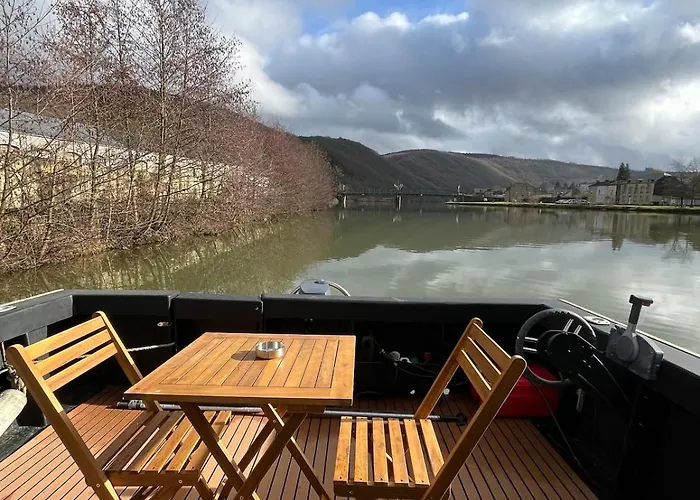 Bull' Expérience Bateau-hôtel Braux (Ardennes)